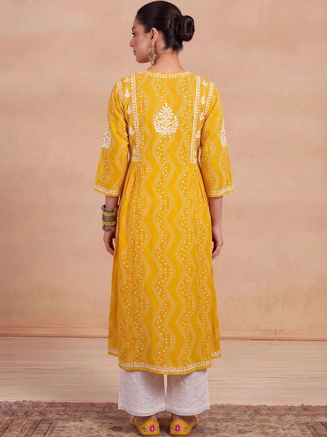 House of Chikankari Women Embroidered Chikankari Kurta