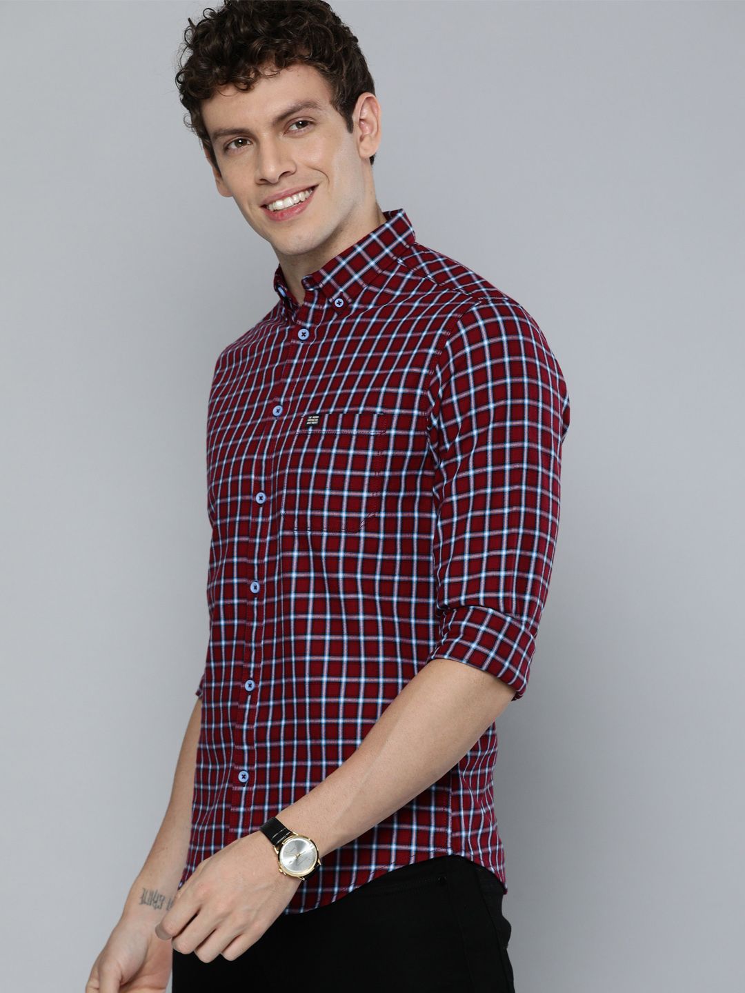 The Indian Garage Co Men Red & Blue Slim Fit Checked Casual Shirt