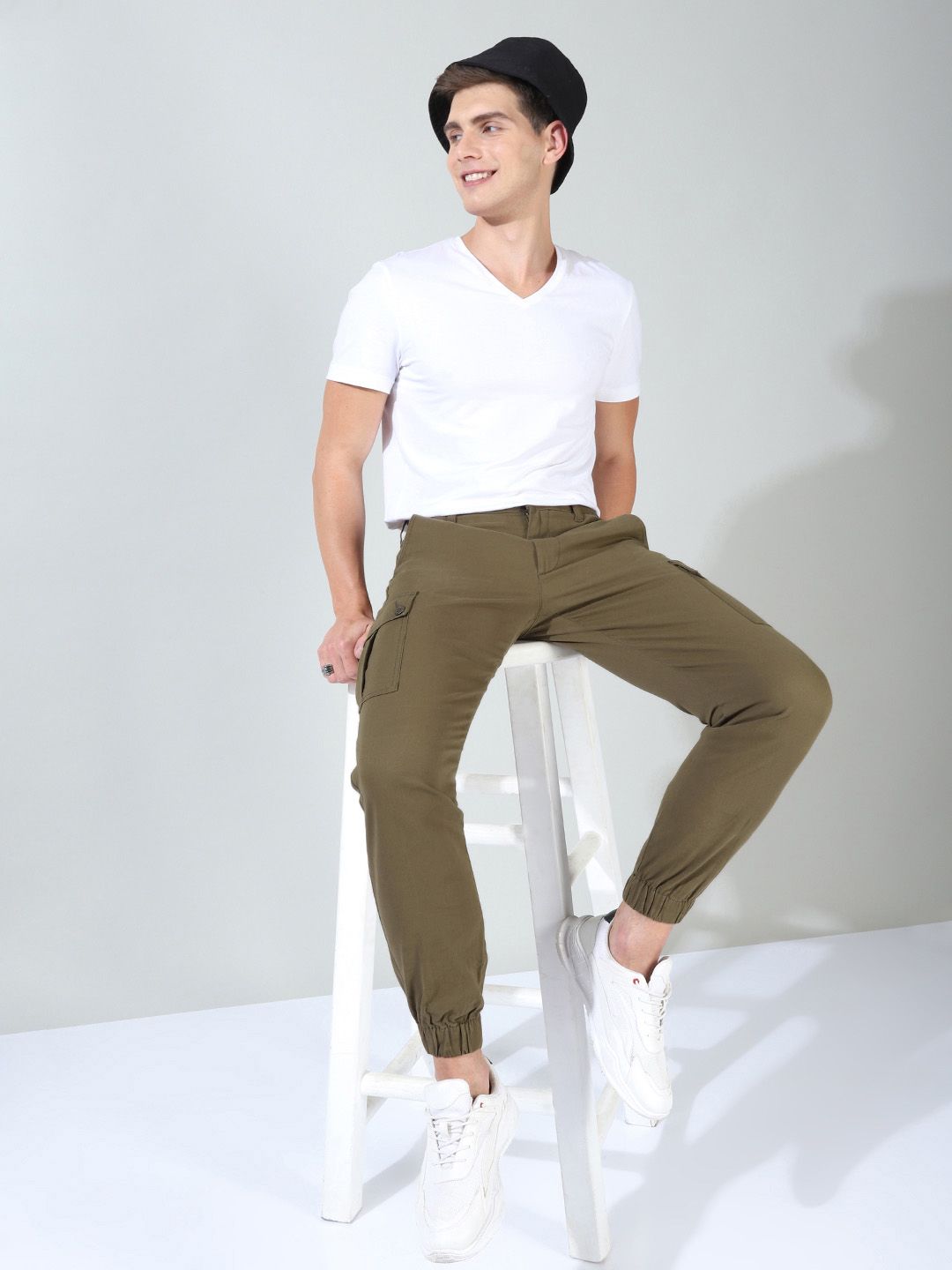 The Indian Garage Co Men Slim Fit Solid Cargos Joggers