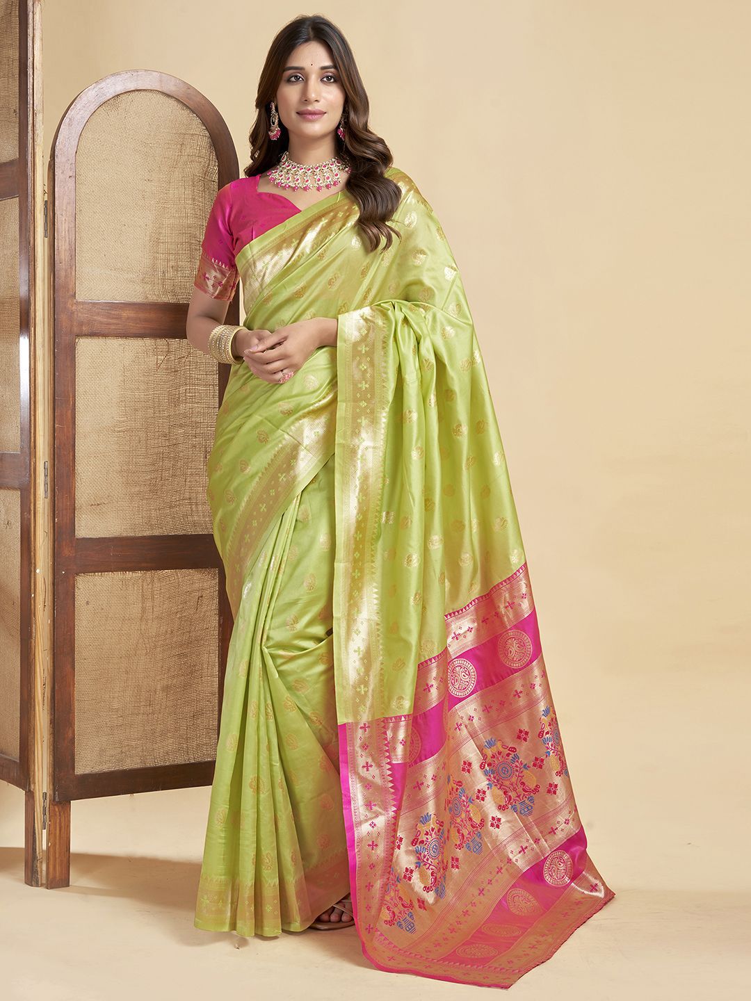 KALINI Ethnic Motif Zari Woven Banarasi Saree