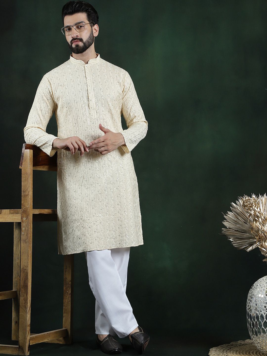 SOJANYA LUXE Floral Embroidered Regular Thread Work Kurta with Pyjamas