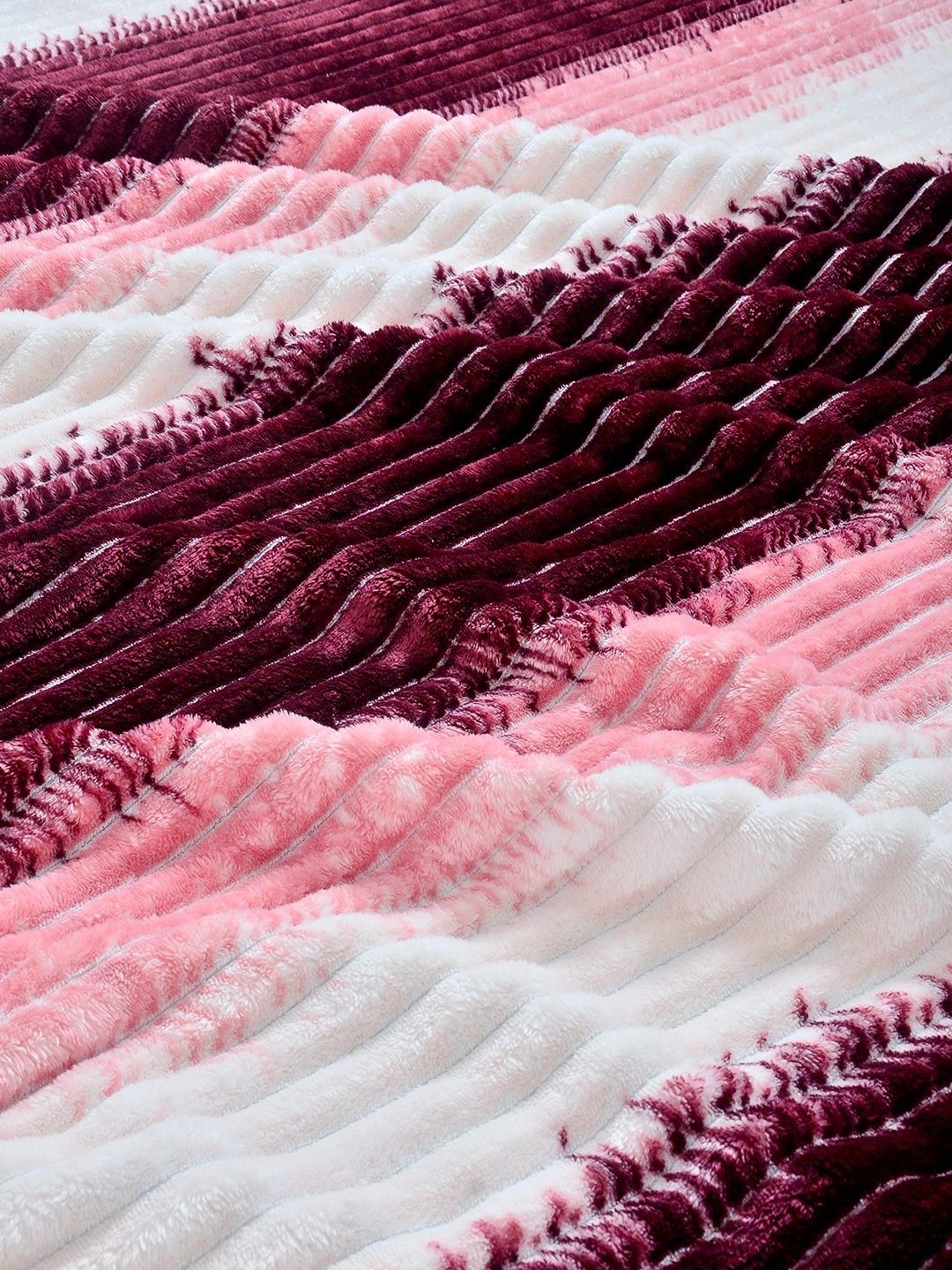 KLOTTHE Maroon & Pink Striped 300 TC King Bedsheet with 2 Pillow Covers