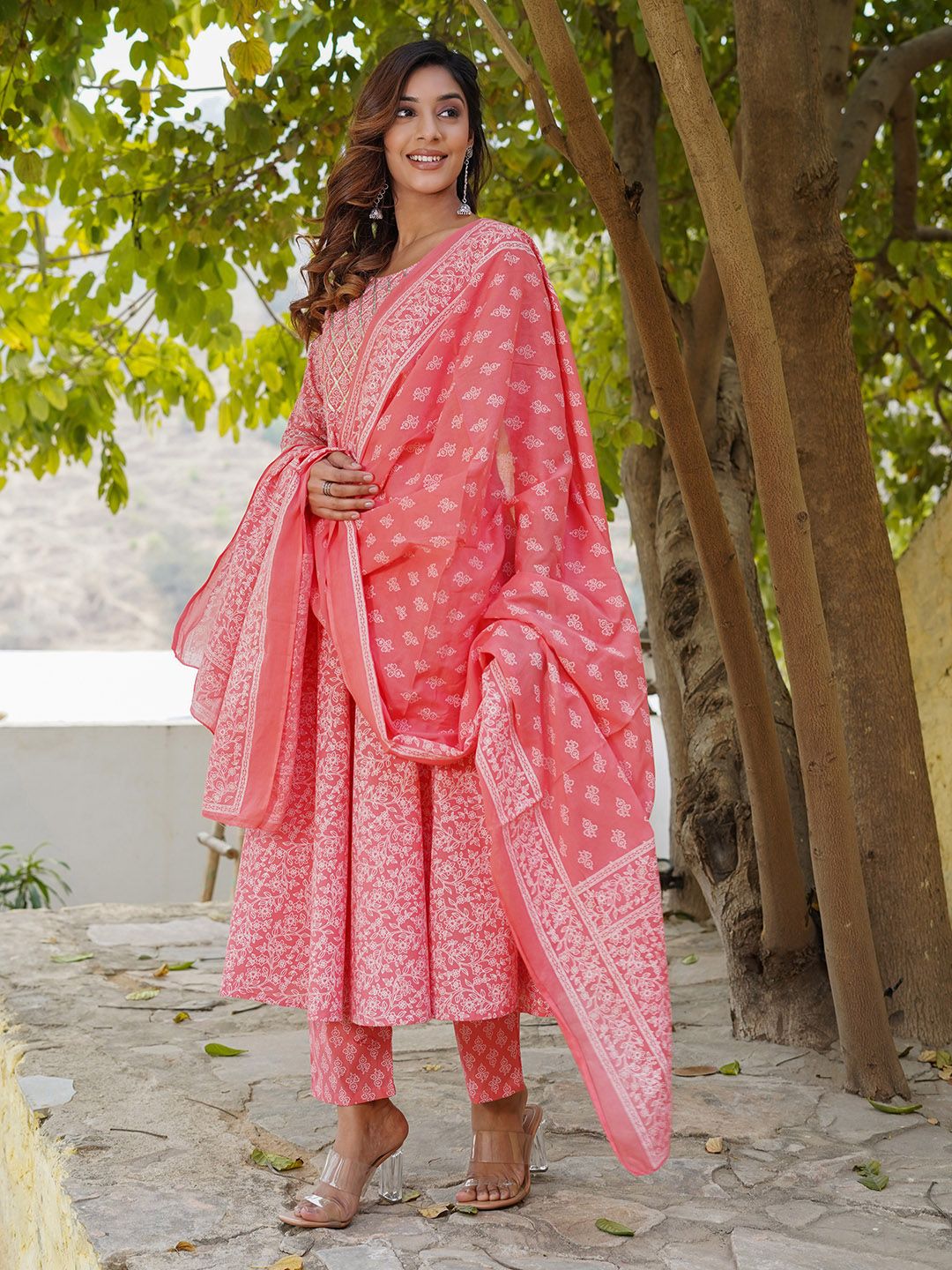 Kalini Ethnic Printed Gotta Patti Anarkali Pure Cotton Kurta dengan Seluar & Dupatta