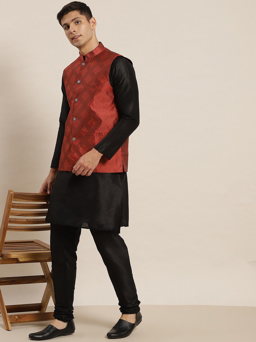 SOJANYA Mandaron Collar Regular Kurta With Churidar & Nehru Jacket