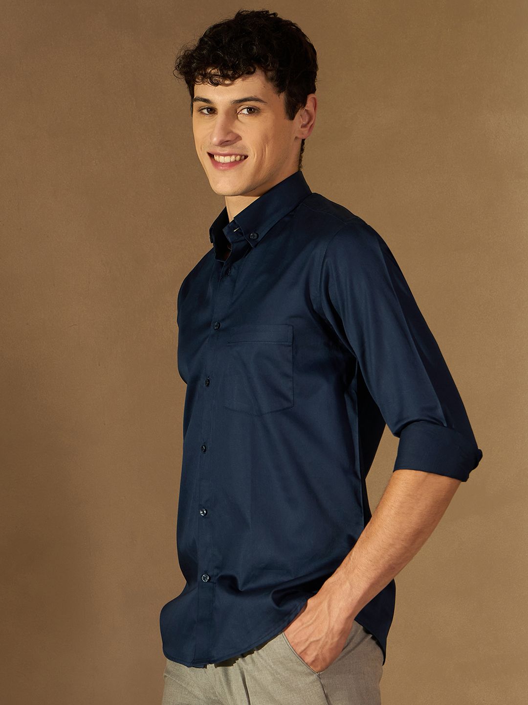 DENNISON Men Navy Blue Comfort Regular Fit Solid Formal Shirt