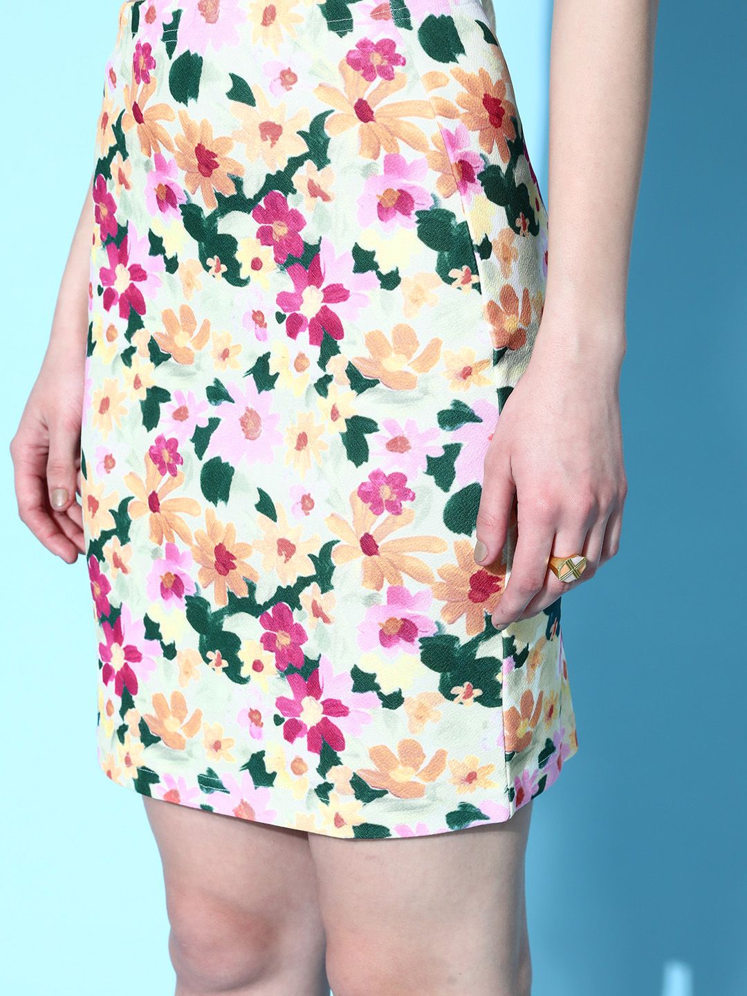 Berrylush Women Multicoloured Crepe Floral Print Mini Pencil Skirt