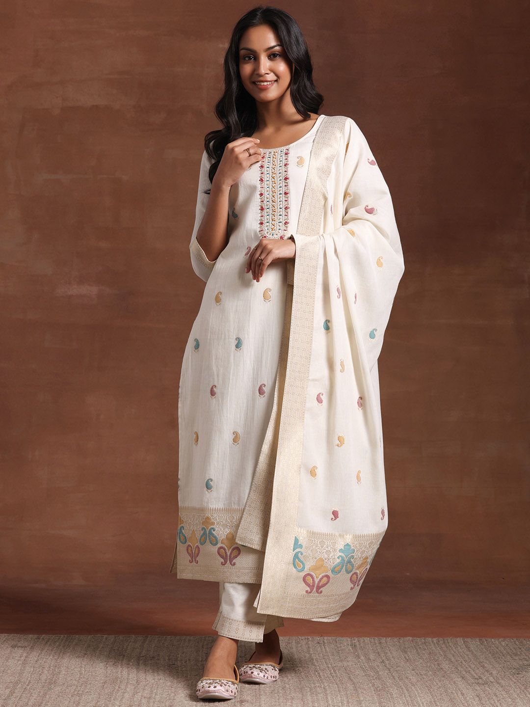 Libas Paisley Round Neck Three-Quarter Sleeves Pure Cotton Kurta Set