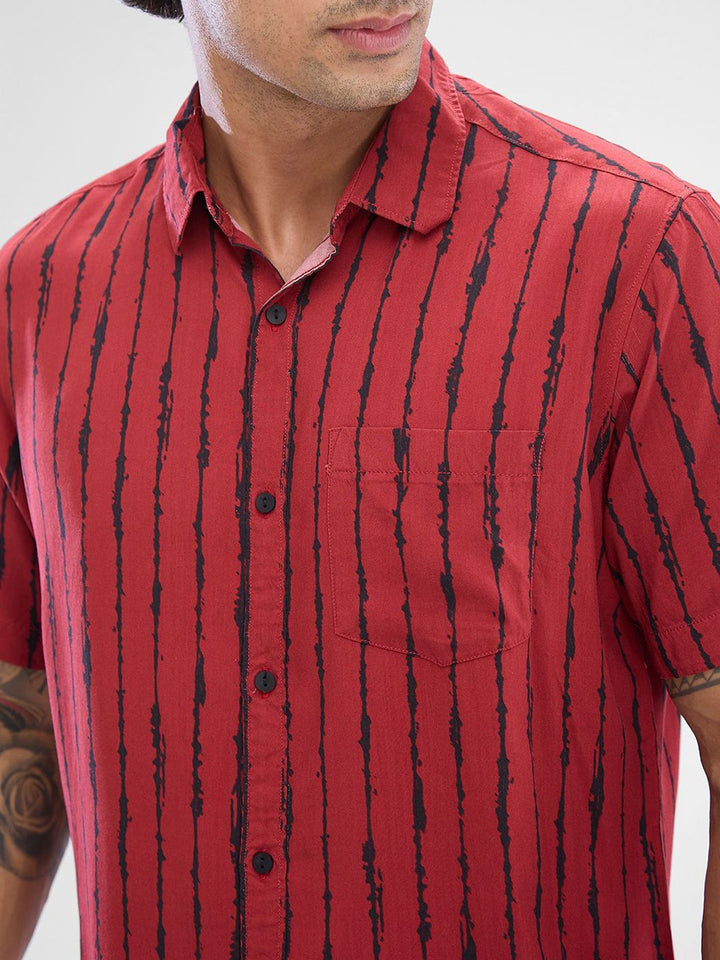 SPYKAR Men Slim Fit Opaque Striped Spread Collar Casual Shirt