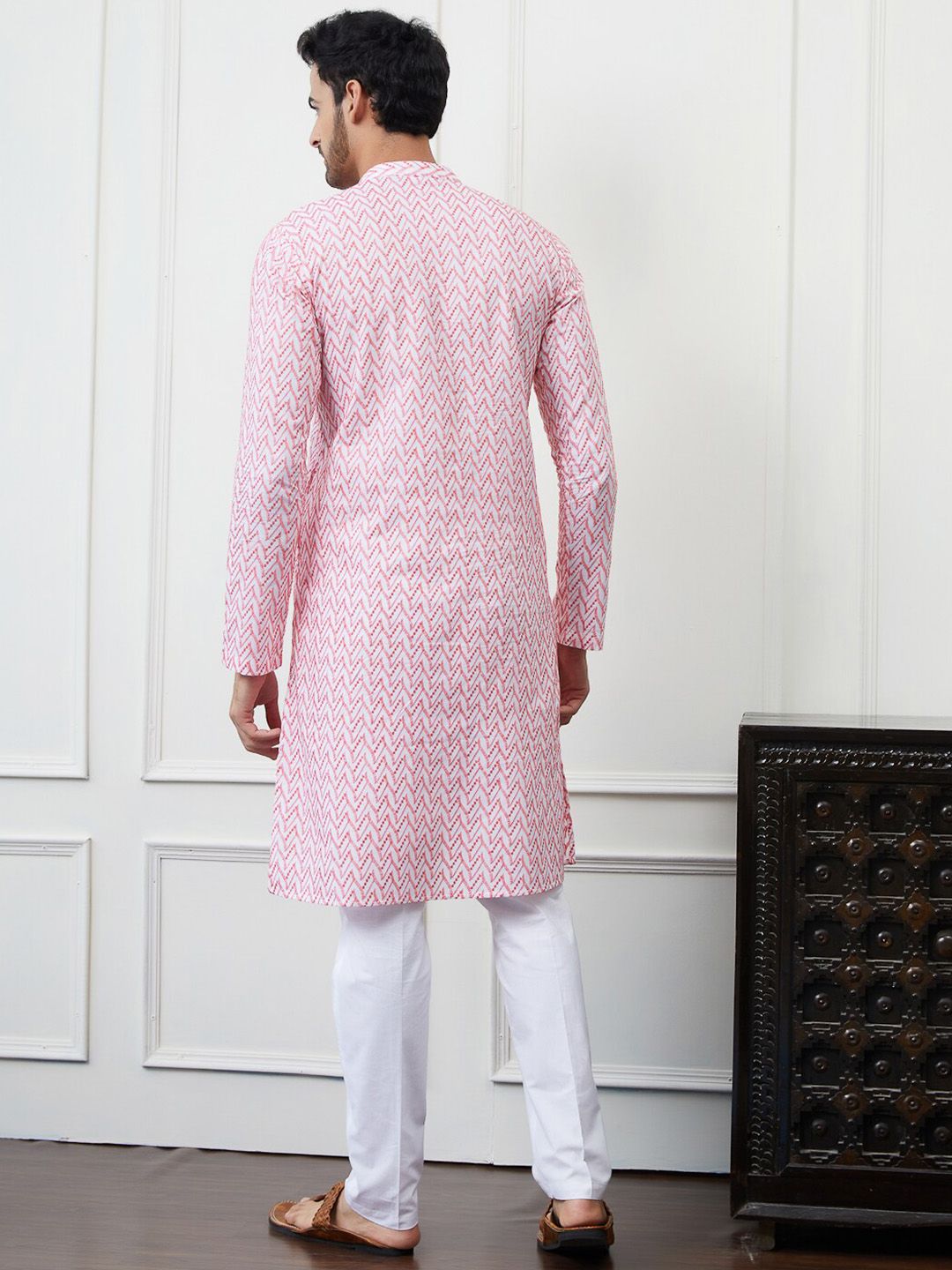 See Designs Chikankari Embroidered Cotton Kurta