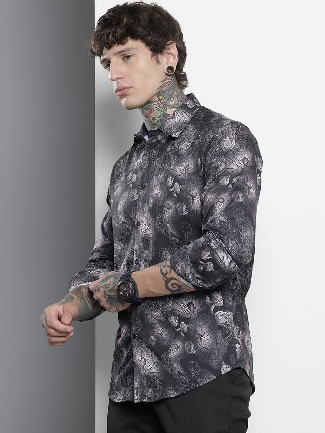 The Indian Garage Co Slim Fit Floral Printed Casual Shirt