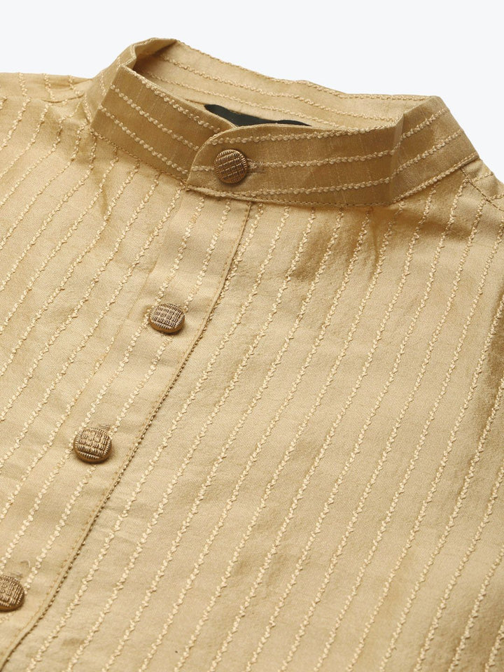 SOJANYA Kurta Emas Lelaki dengan Jaket Churidar & Nehru