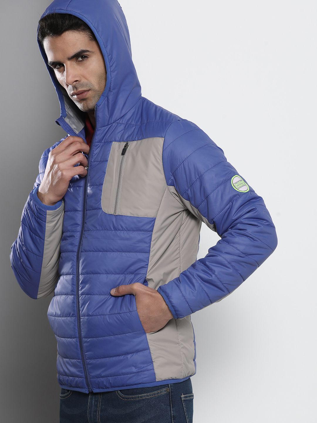 The Indian Garage Co Men Colourblock Hooded Slim Fit Puffer Jacket