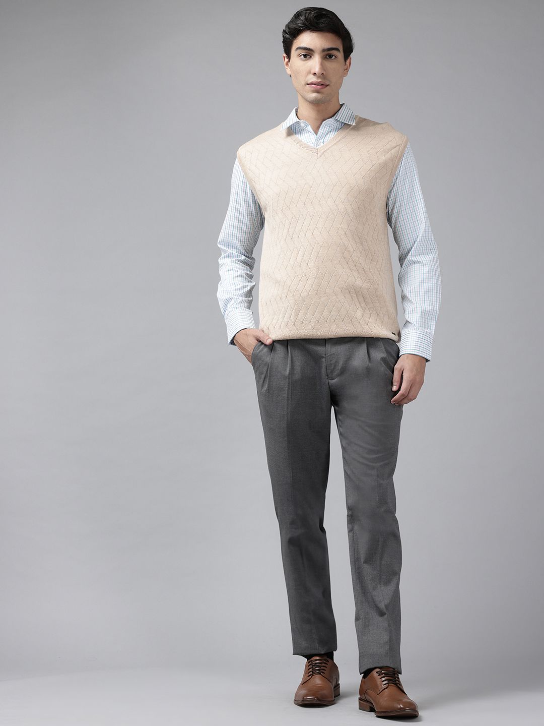 Park Avenue Self Design V-Neck Sweater