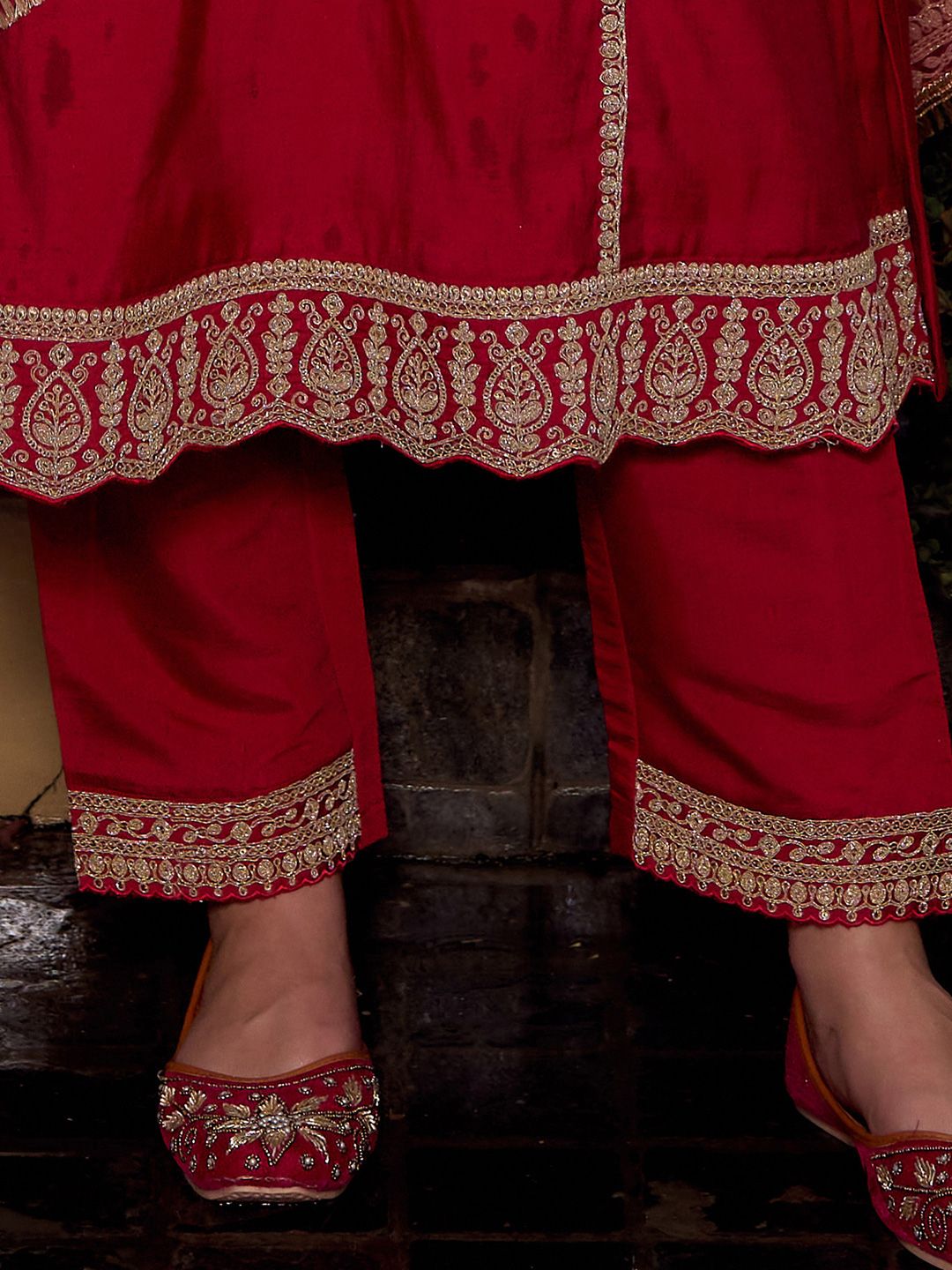 Indo Era Ethnic Motifs Embroidered Panelled Kurta With Trousers & Dupatta