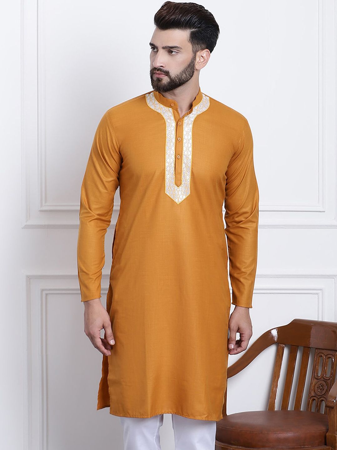 SOJANYA Geometric Yoke Design Kolar Mandarin Pure Cotton Kurta Lurus