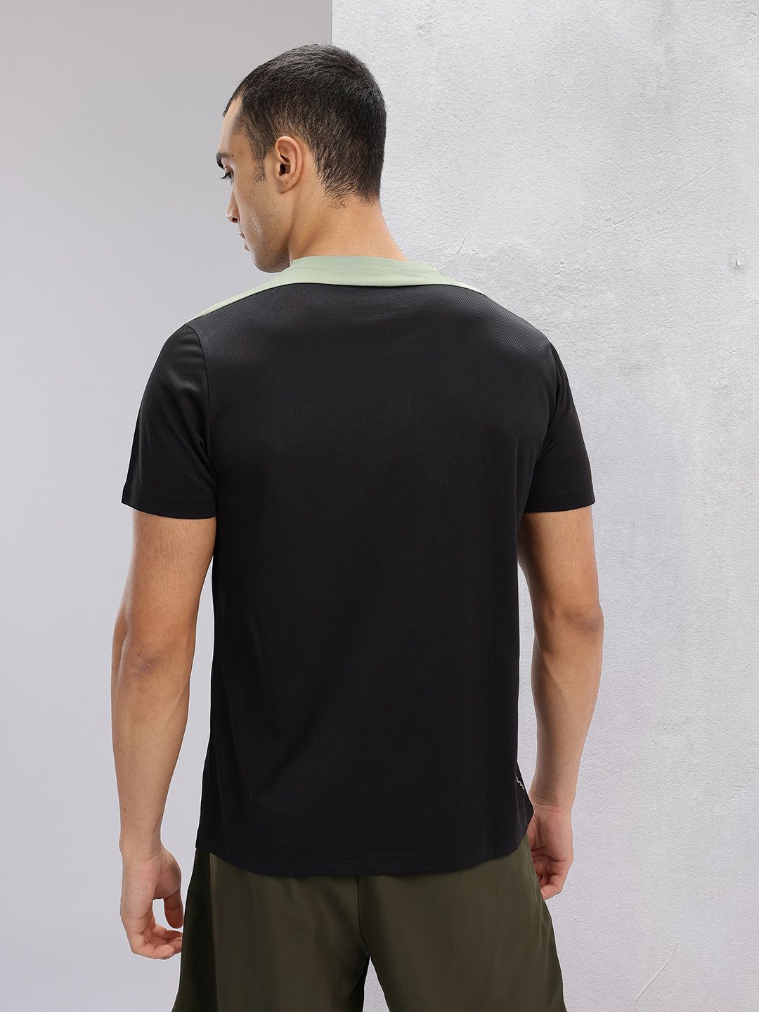 HRX by Hrithik Roshan Colourblocked Detail Rapid-Dry Running T-shirt