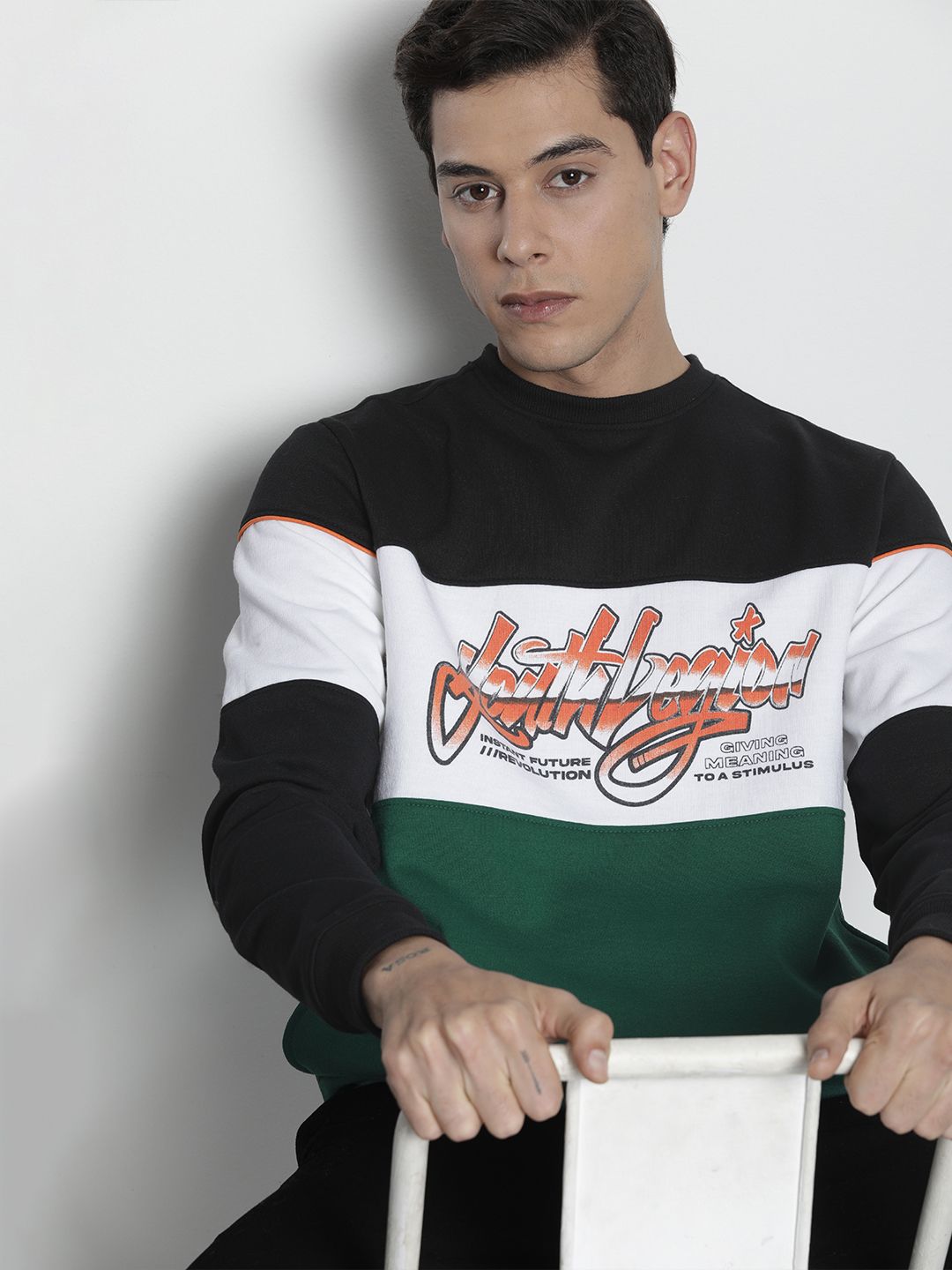 The Indian Garage Co Men Black & White Colourblocked Sweatshirt