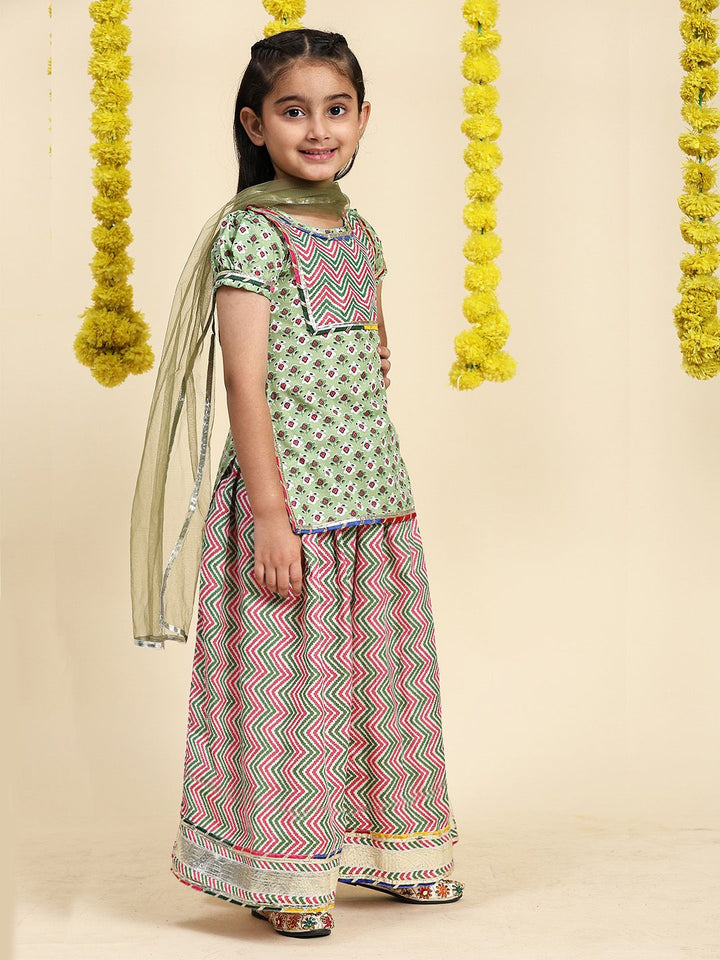 Cutiekins Girls Floral Printed Gotta Patti Pure Cotton Straight Kurta With Skirt & Dupatta