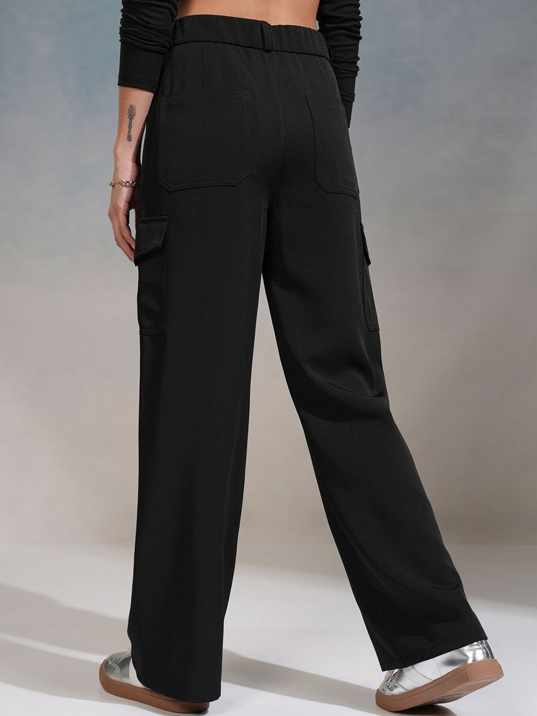 Street By Tokyo Talkies Women Straight Fit High-Rise Cargos Trousers