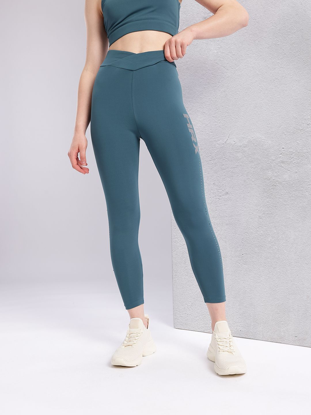 HRX by Hrithik Roshan Women Brand Logo Print Mid-Rise Cropped Running Tights