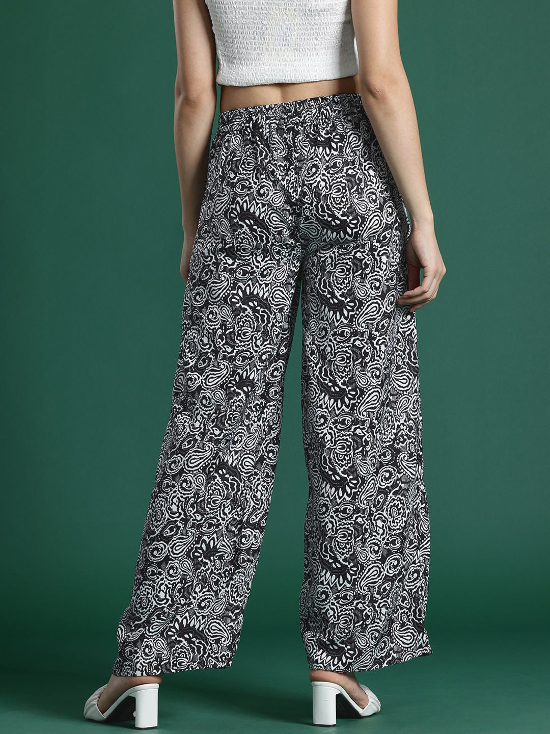 DressBerry Women Ethnic Motifs Printed Regular Trousers