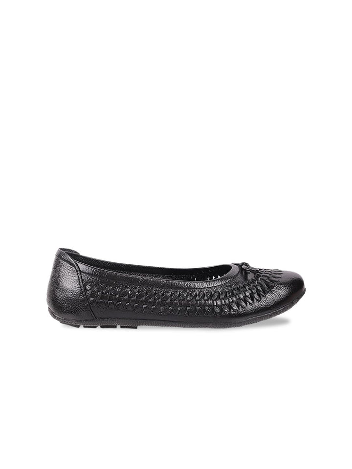 Metro Women Black Solid Leather Ballerinas