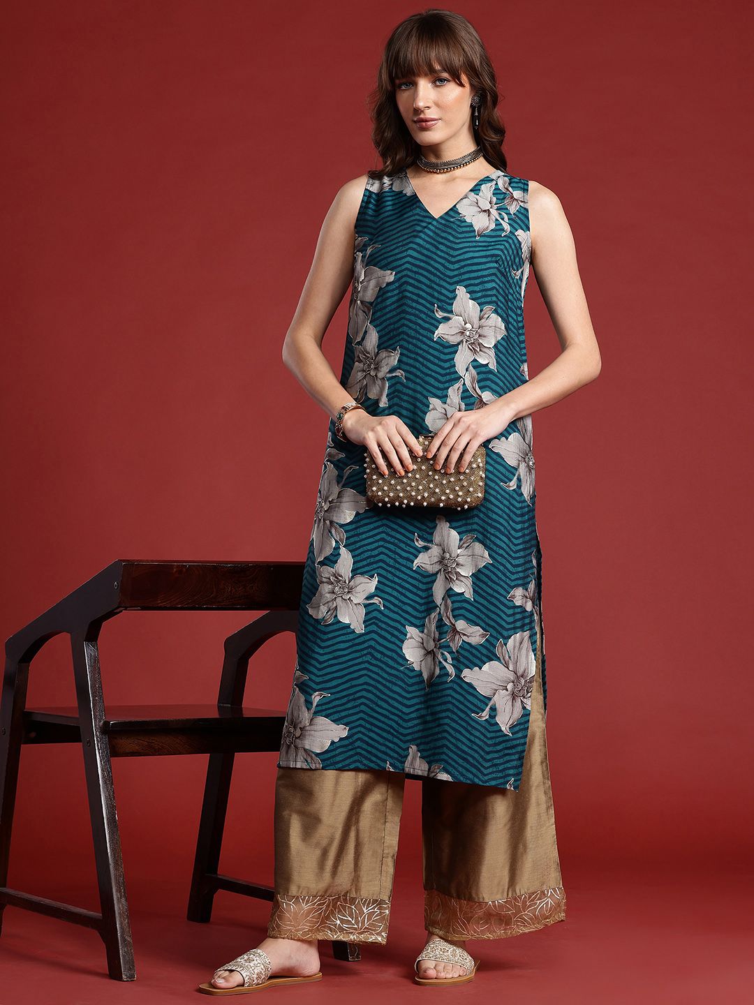 Anouk Floral Printed V-Neck Straight Kurta
