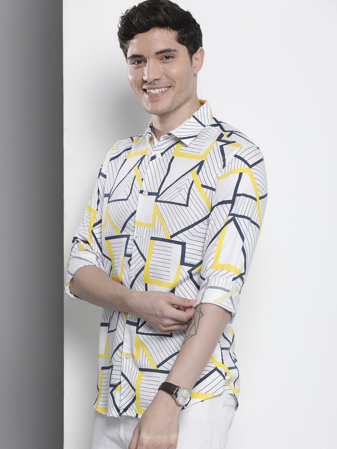 The Indian Garage Co Men Slim Fit Geometric Printed Party Shirt