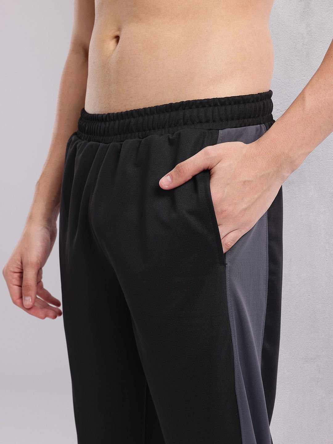 HRX by Hrithik Roshan Men Mid-Rise Rapid-Dry Training Joggers with Side Taping