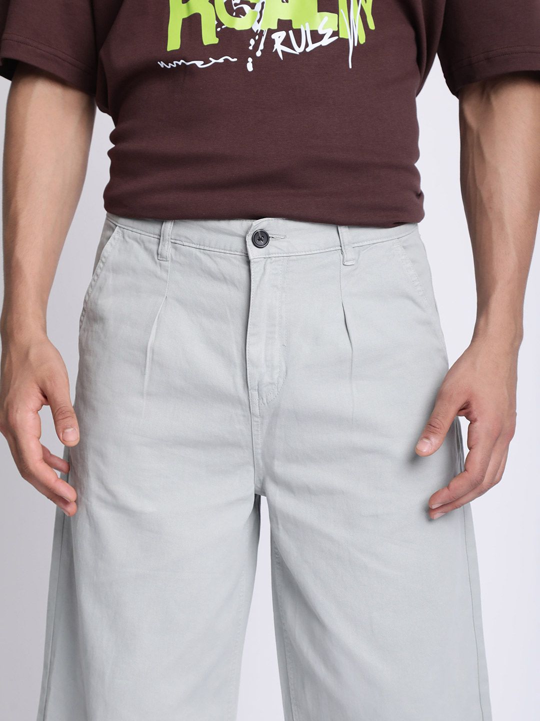 Bene Kleed Men Baggy Fit Pleated Chinos Trousers