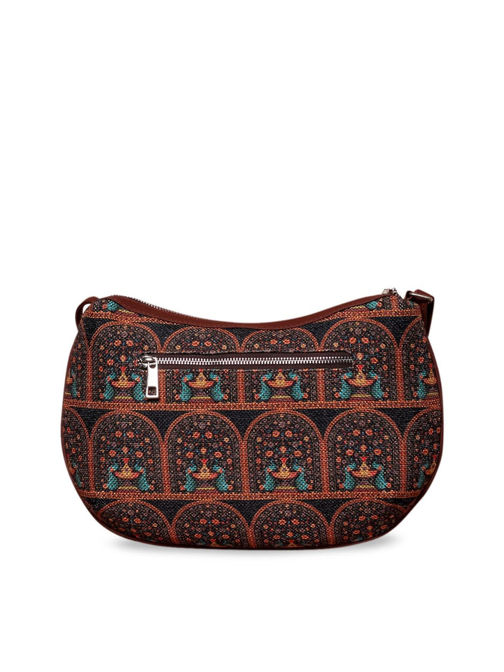 Motif etnik beraneka warna zouk beg sling separuh bulan