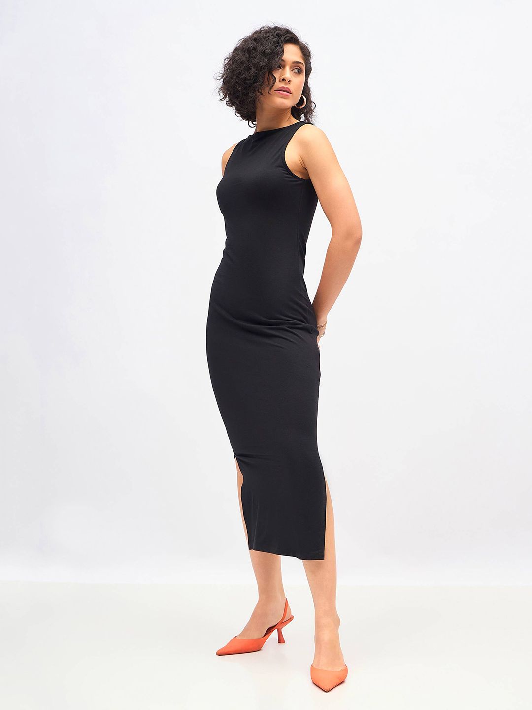 SASSAFRAS Black Bodycon Midi Dress