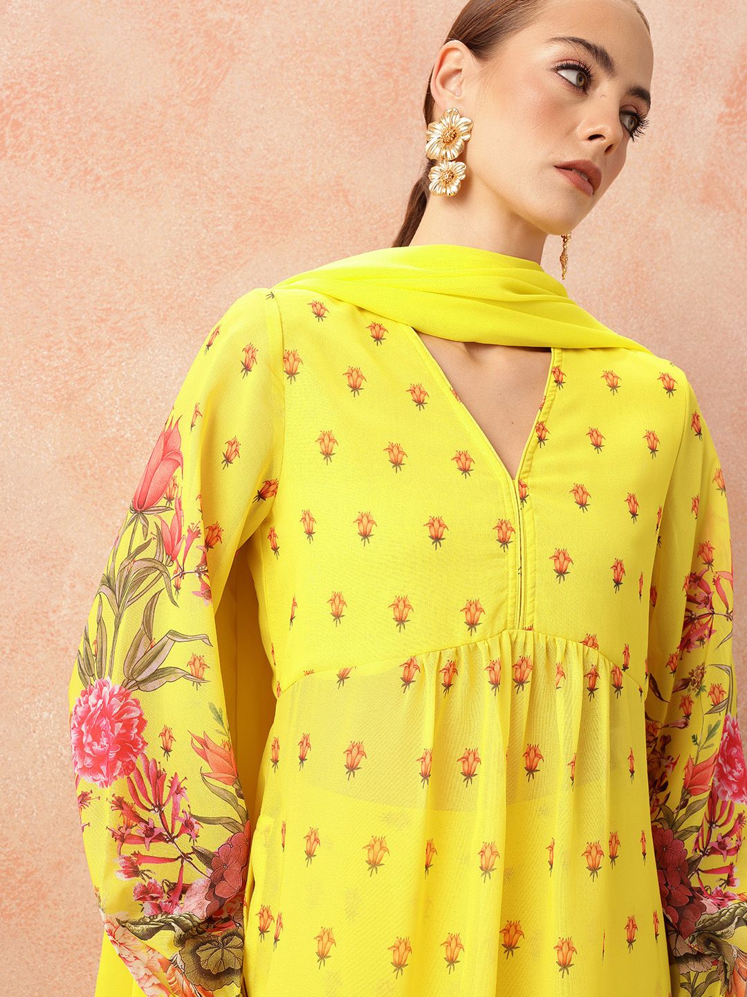 all about you Women Floral Printed Pleated Kurta with Trousers & Dupatta