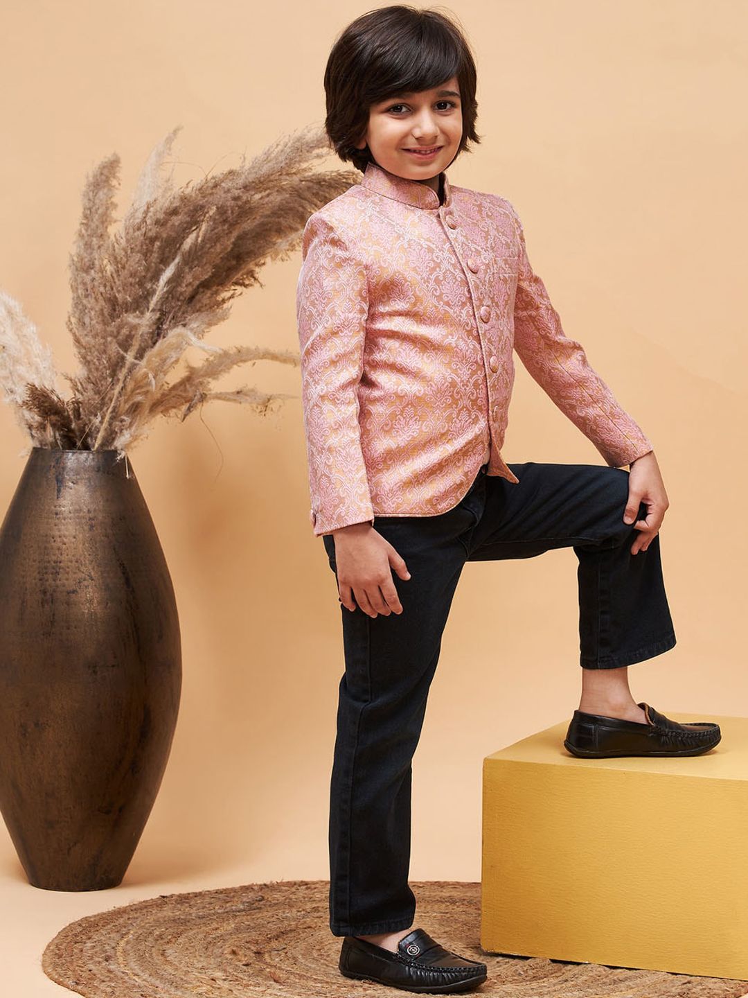 VASTRAMAY Boys Self Design Slim-Fit Bandhgala Blazer