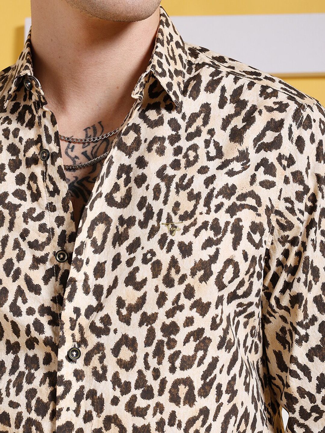 The Indian Garage Co Slim Fit Animal Printed Pure Cotton Casual Shirt