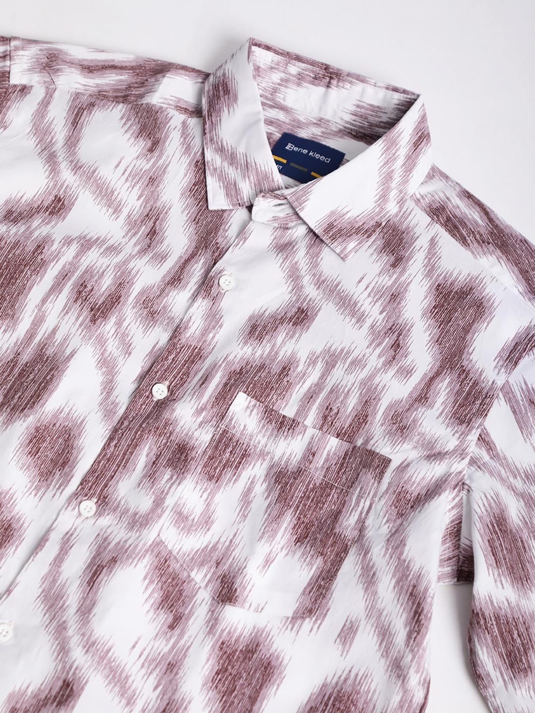 Bene Kleed Men Abstract Printed Spread Collar Slim Fit Printed Casual Shirt