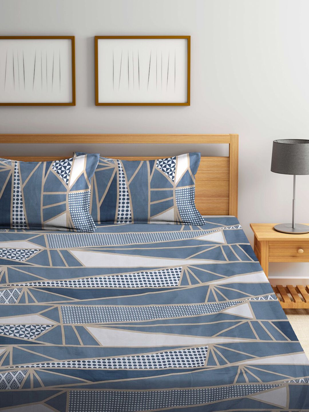 KLOTTHE Blue & White Geometric-Printed 300TC King Bedsheet & 2 Pillow Covers