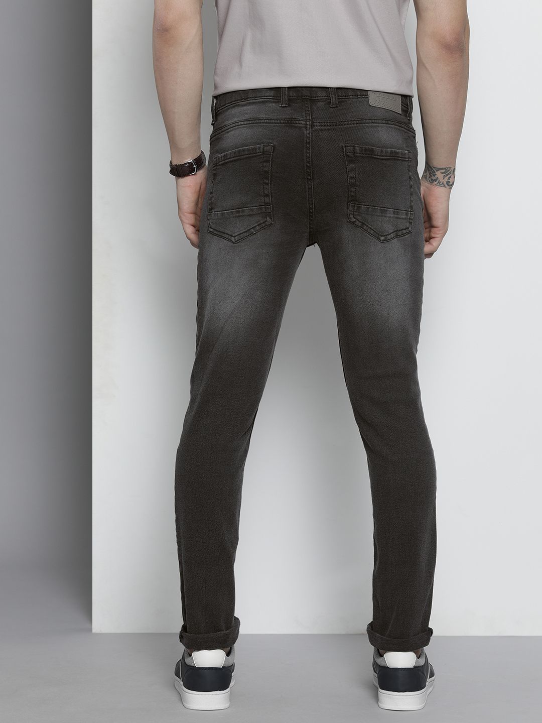 The Indian Garage Co Men Charcoal Slim Fit Low Distress Light Fade Stretchable Jeans