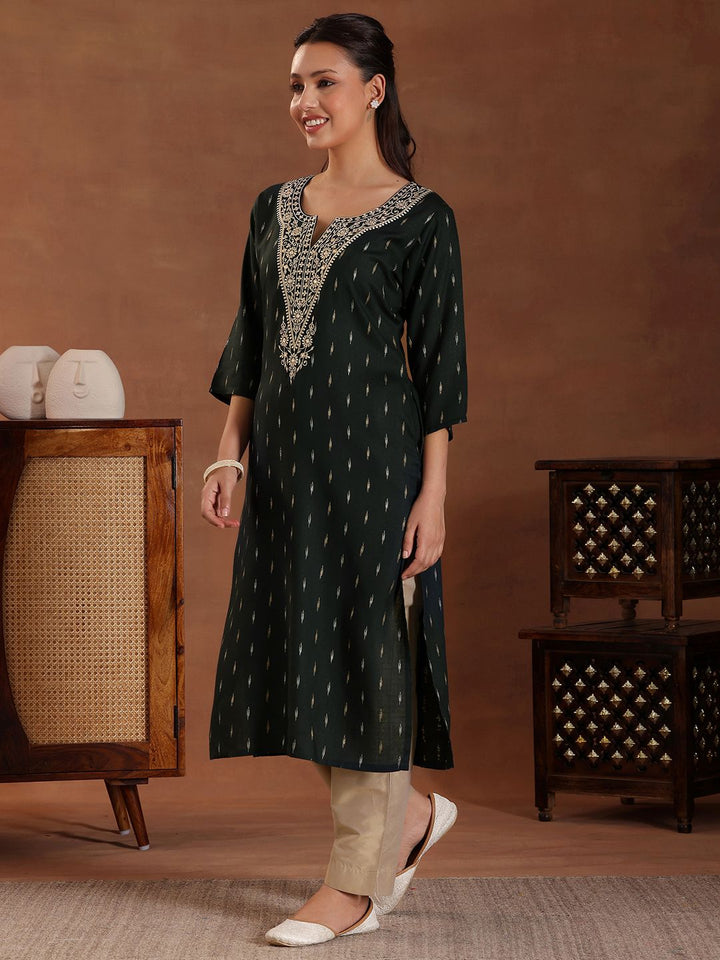 Libas Thread Work Embroidered Ethnic Motifs Straight Kurta