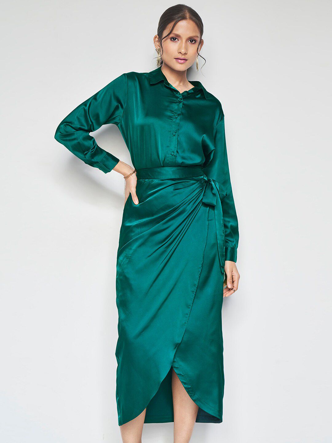 AND Collar Neck Shirt & Mid -Rise Skirt Co-Ords