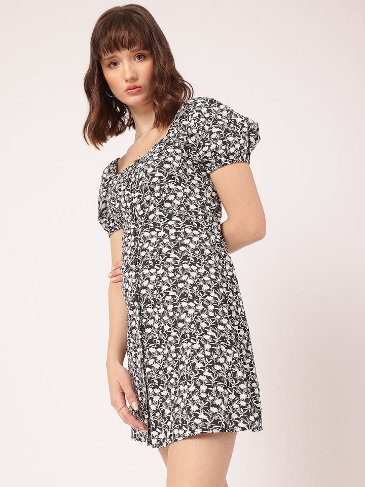 DressBerry Feisty Fashionista Square Neck Monochrome Printed Mini Dress