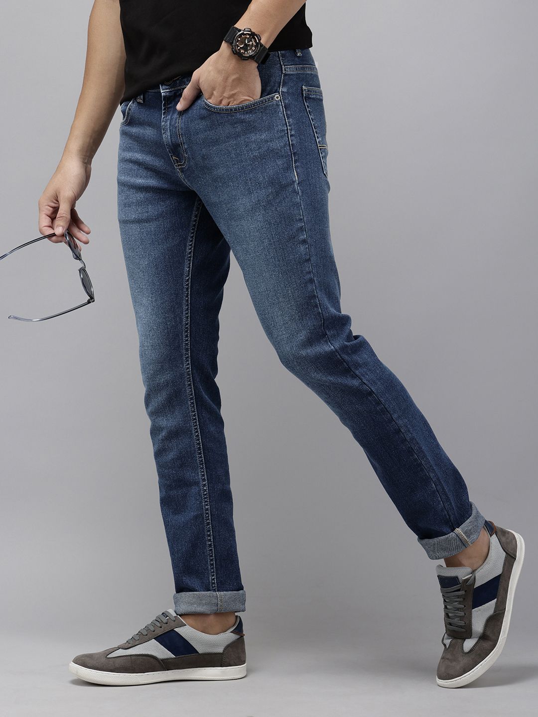 Spykar Men Slim sesuai dengan jeans yang boleh diperbaharui dengan cahaya rendah
