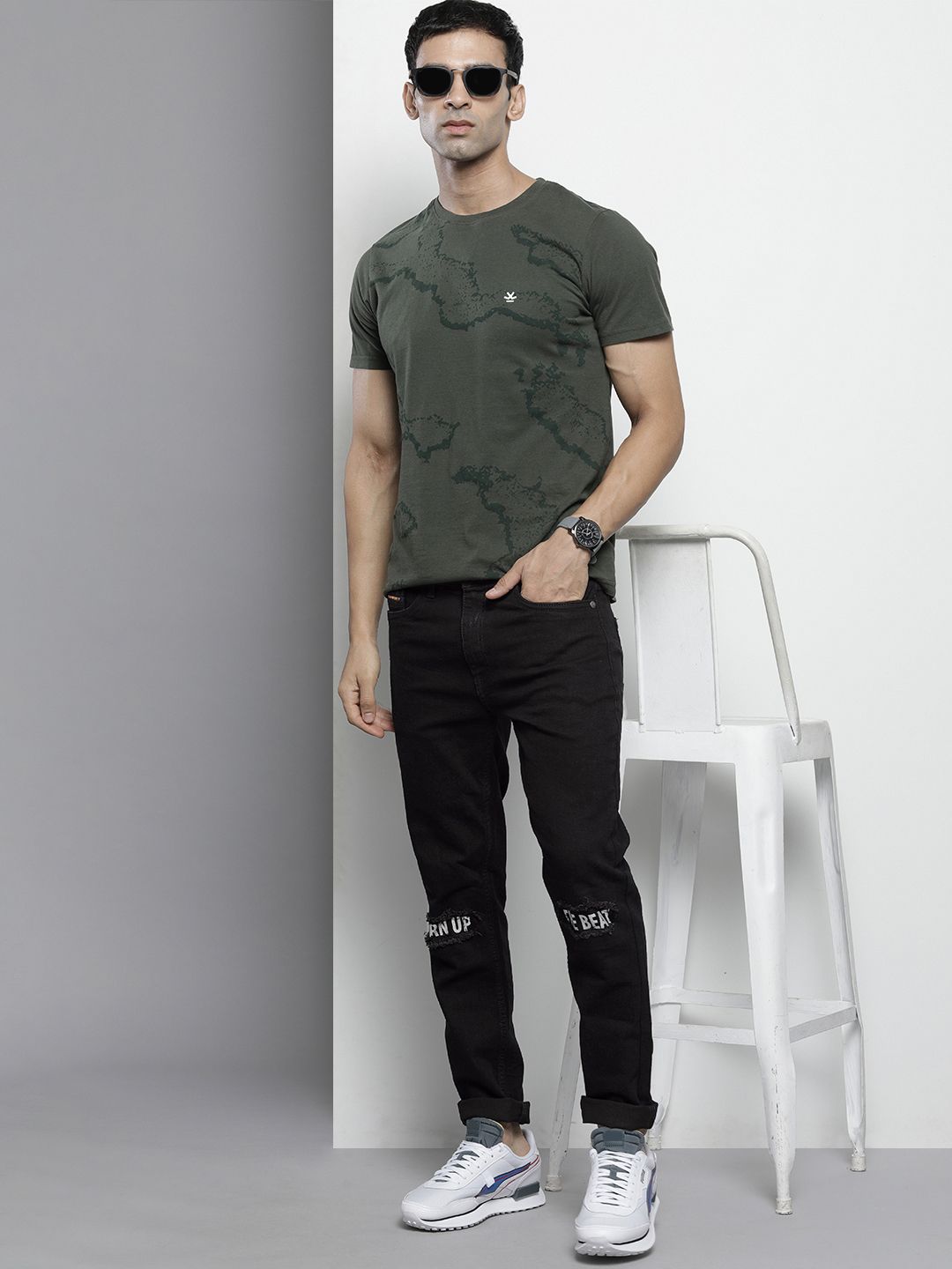 The Indian Garage Co Men Black Slim Fit Applique Stretchable Jeans