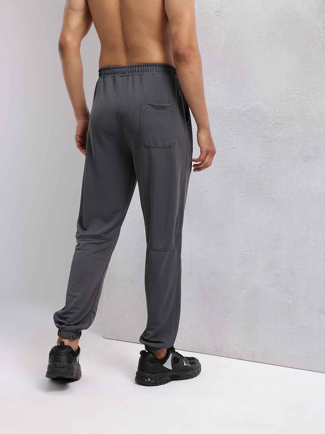 HRX by Hrithik Roshan Men Brand Logo Detail Rapid-Dry Training Joggers