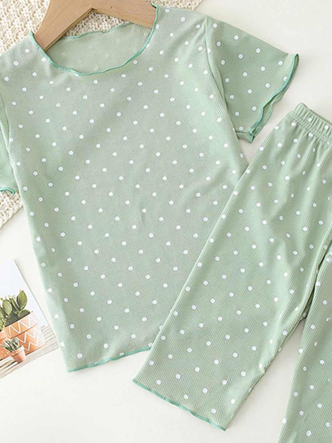YK Girls Printed T-shirt with Trousers