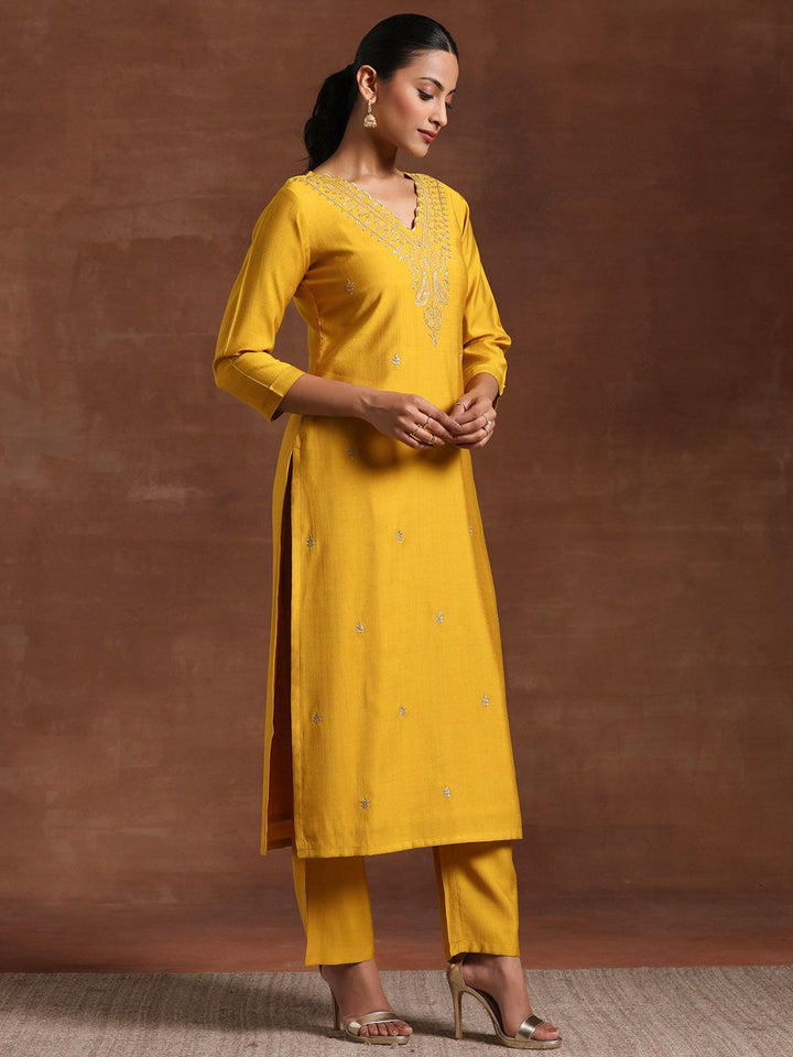 Libas Ethnic Motifs Embroidered V-Neck Three-Quarter Sleeves Kurta Set