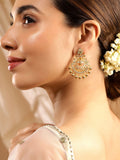 Rubans 22K Gold-Plated Emerald & Cubic Zirconia Studded Chandbali Anting-anting dengan Manik Emas