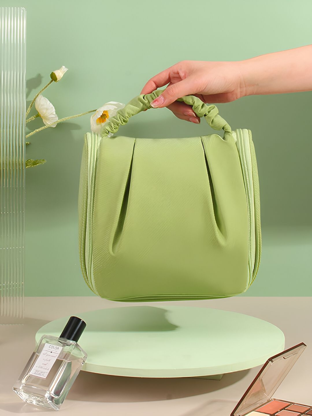 Cortina Green Water Resistant Makeup Organiser