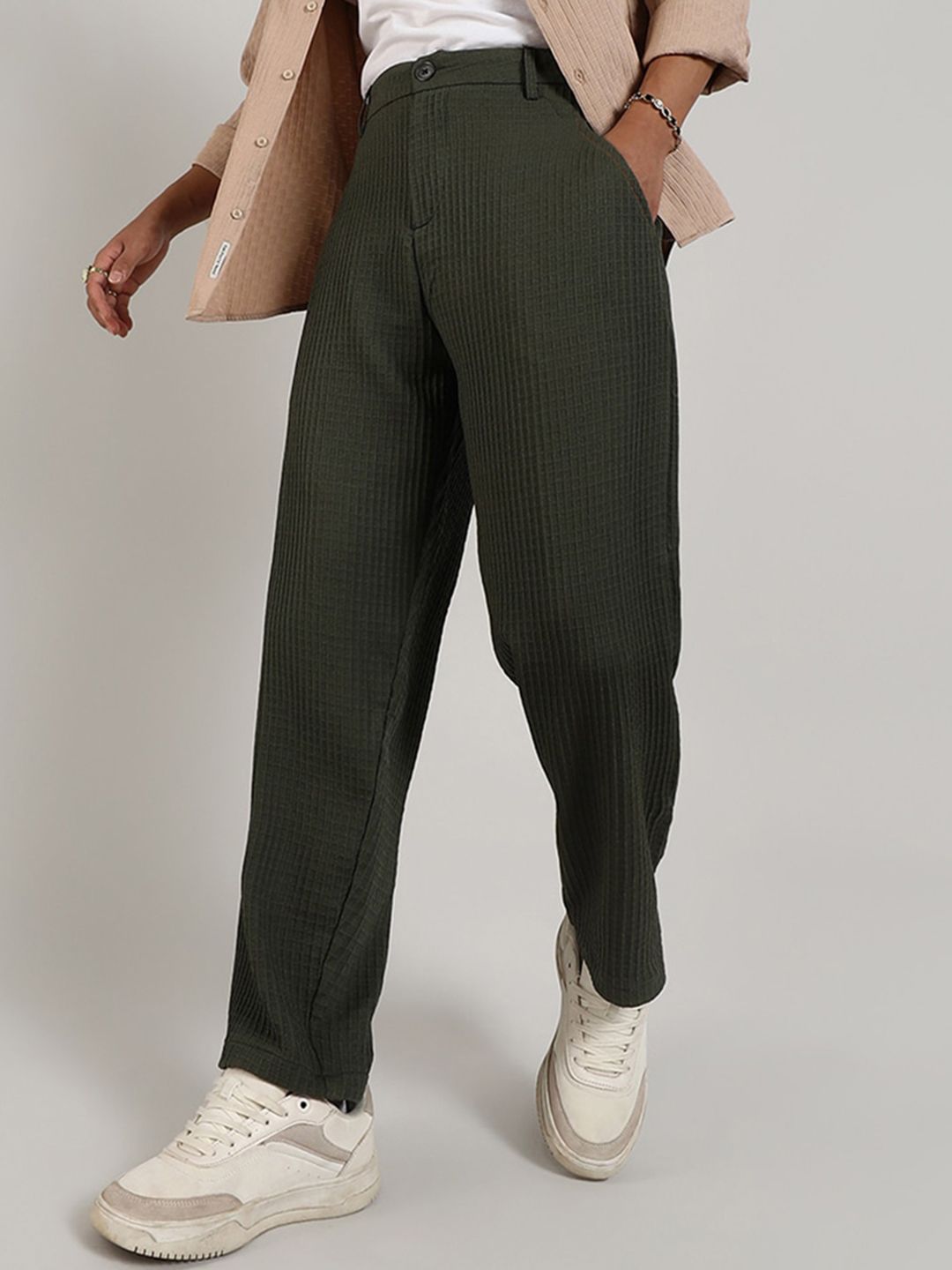 Campus Sutra Men Comfort Mid-Rise Plain Chinos Trousers