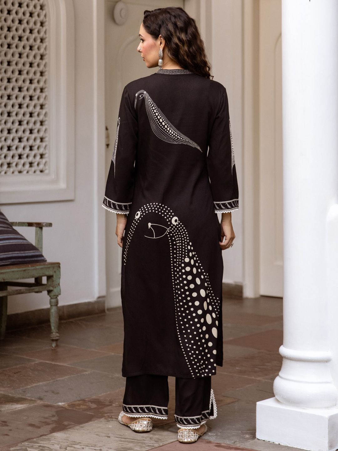 Indo Era Floral Printed Mandarin Collar Straight Kurta With Trousers